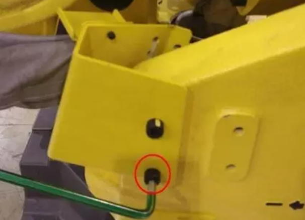 發(fā)那科R-2000i系列機器人本體電纜的拆卸步驟15