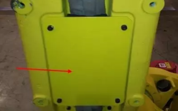 發(fā)那科R-2000i系列機器人本體電纜的拆卸步驟16